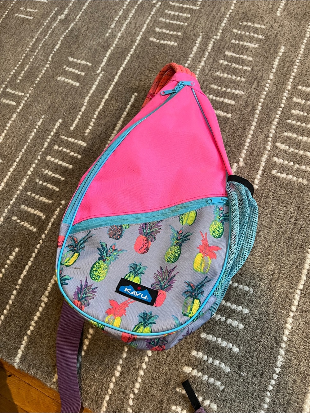 Kavu Women’s Pink & Gray Pineapple Print Sling Bag
